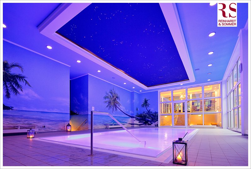 Neben einem ruhigem Hallenbad, verfügt der neue Wellness-Bereich Aquamarin auch über einen beheizten Außenpool!