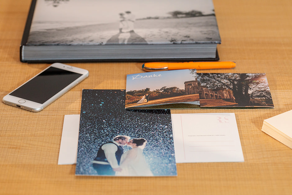 Danksagungskarte als Riesenpostkarte für wunderschöne Hochzeitsfotos Hochzeitsfotografen für Potsdam und Brandenburg