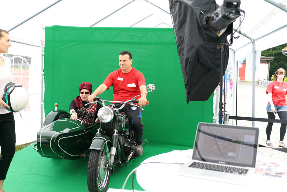 Greenscreen Fotobox in Berlin mit Motorrad