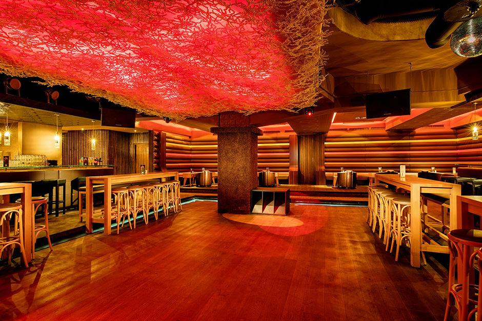 Innenaufnahme Dancefloor einer Disco in Berlin