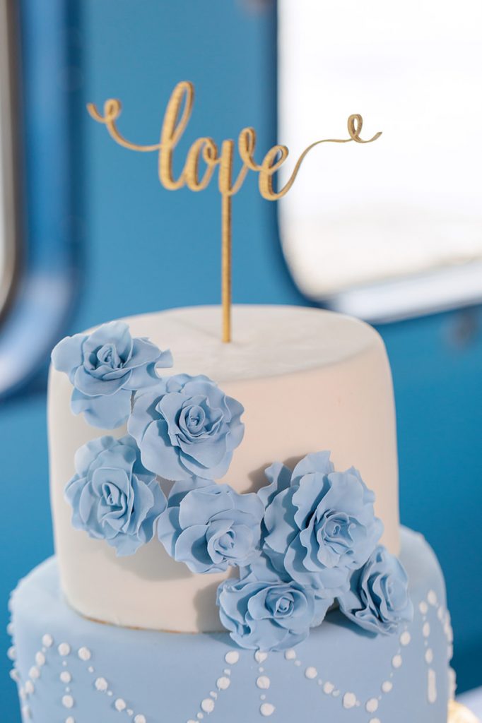 Dekoration im Detail von der Hochzeitstorte