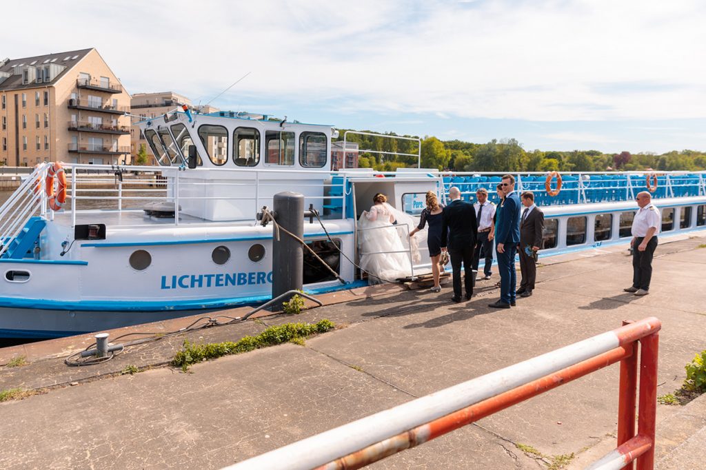 Eine schöne Schiffsrundfahrt lässt sich vom Hafen am Neuen Lustgarten in Potsdam aus starten