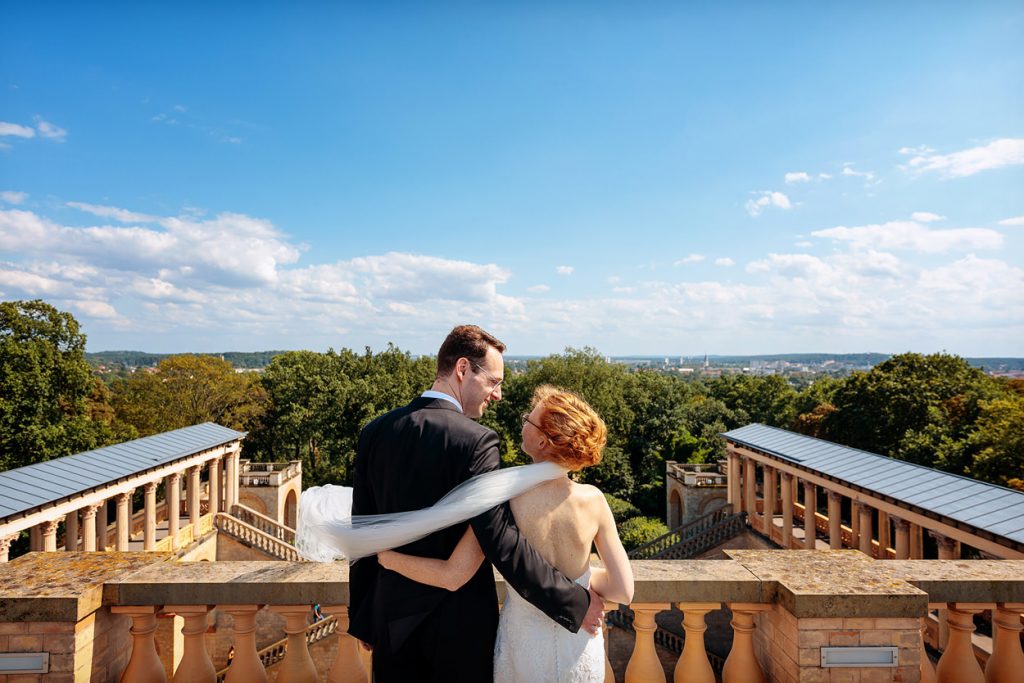 Hochzeitspaar heiratet auf dem Pfingstberg in Potsdam