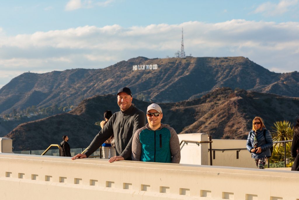 Auf nach Hollywood! Michael und Christian vor dem Hollywood Zeichen