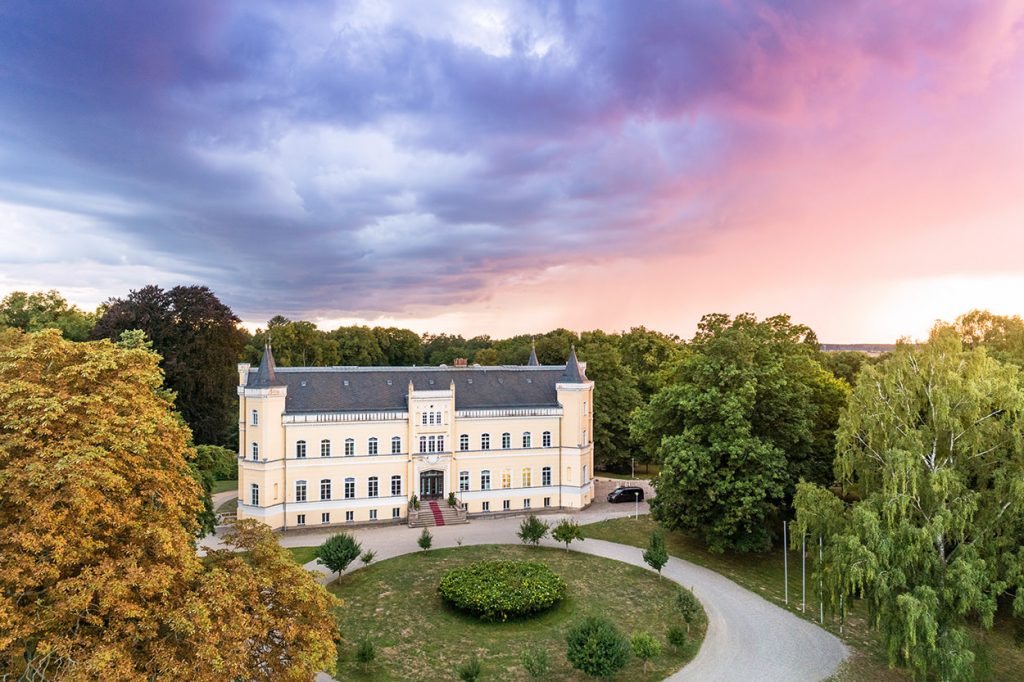 Schloss Kroechlendorff im Abendlicht kurz vor dem Regen