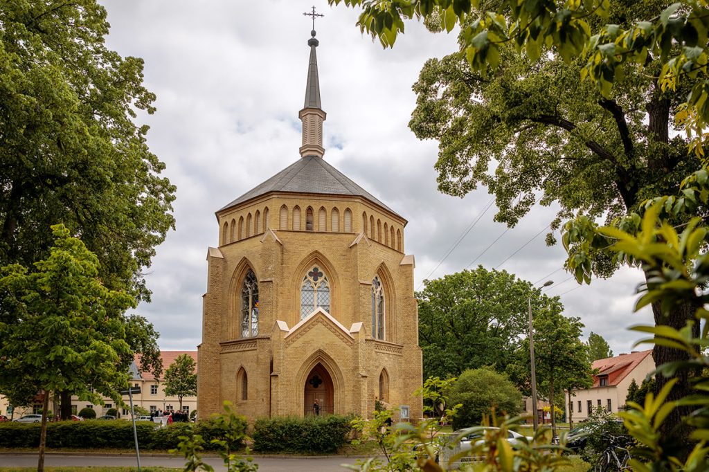 Babelsberg Kirche auf dem Neuendorfer Anger
