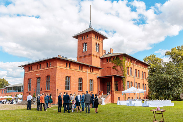 Empfehlung für Hochzeitslocation Brandenburg Landgut Stober Standesamt Nauen Empfehlung für Hochzeitslocation Brandenburg Landgut Stober Standesamt Nauen