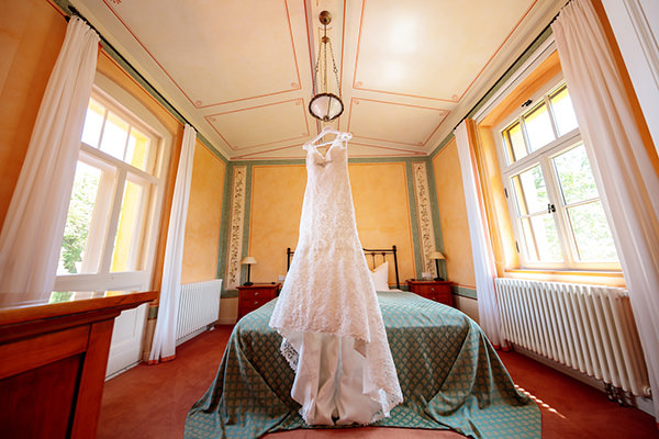 Blick in die Hochzeitssuite des Kavalierhaus Caputh am Templiner See als Geheimtipp Location zum heiraten Blick in die Hochzeitssuite des Kavalierhaus Caputh am Templiner See als Geheimtipp Location zum heiraten
