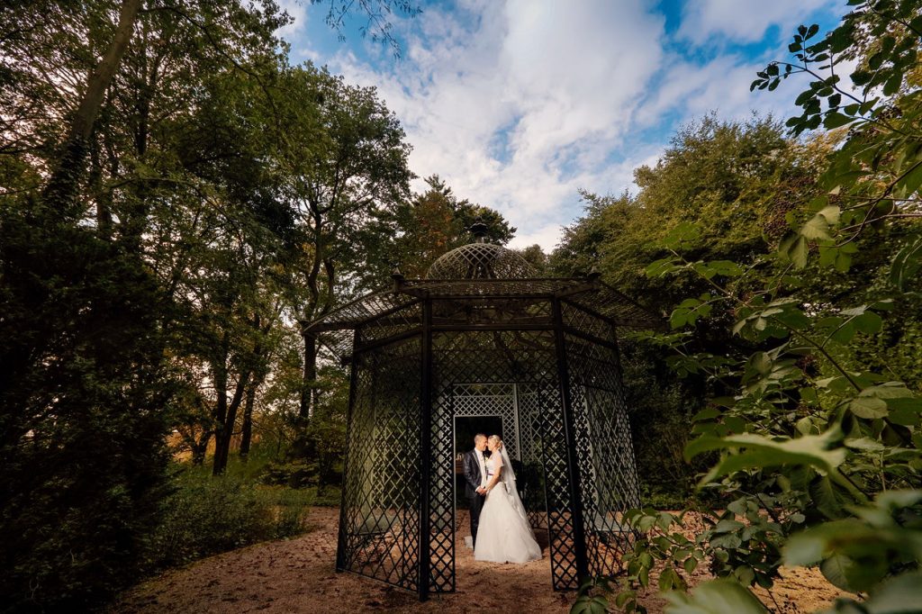 Hochzeitsfotos im Schlossgarten von Schloss Britz