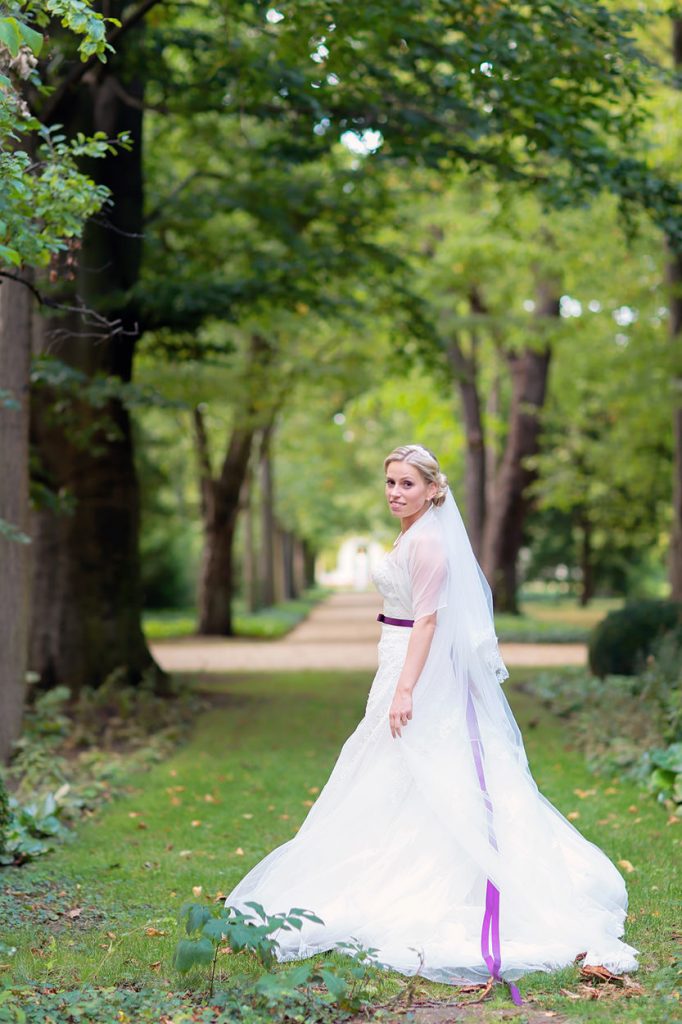 Hochzeitsfotos in Berlin Britzer Garten mit Schloss und Standesamt Neukölln