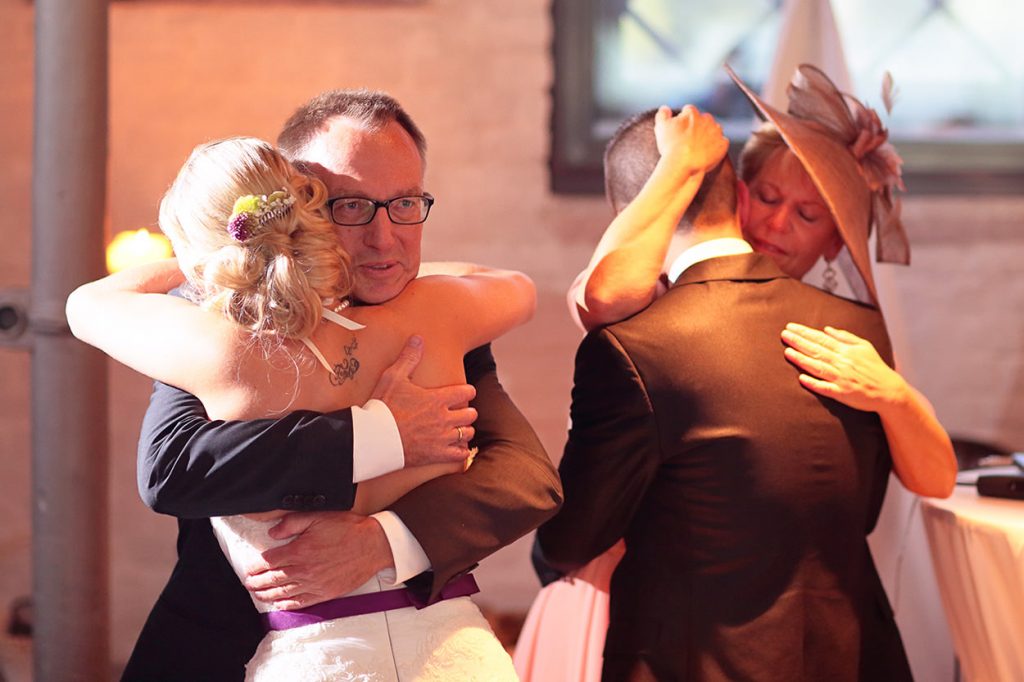 Emotionale Momente bei einer wunderschönen Hochzeit im Schlossgarten Britz Berlin