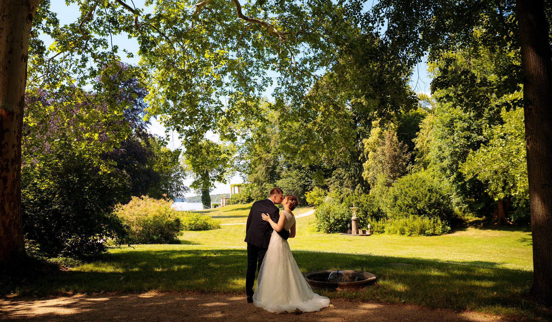 Im Schlosspark Glienicke entstehen wunderbare Hochzeitsfotos