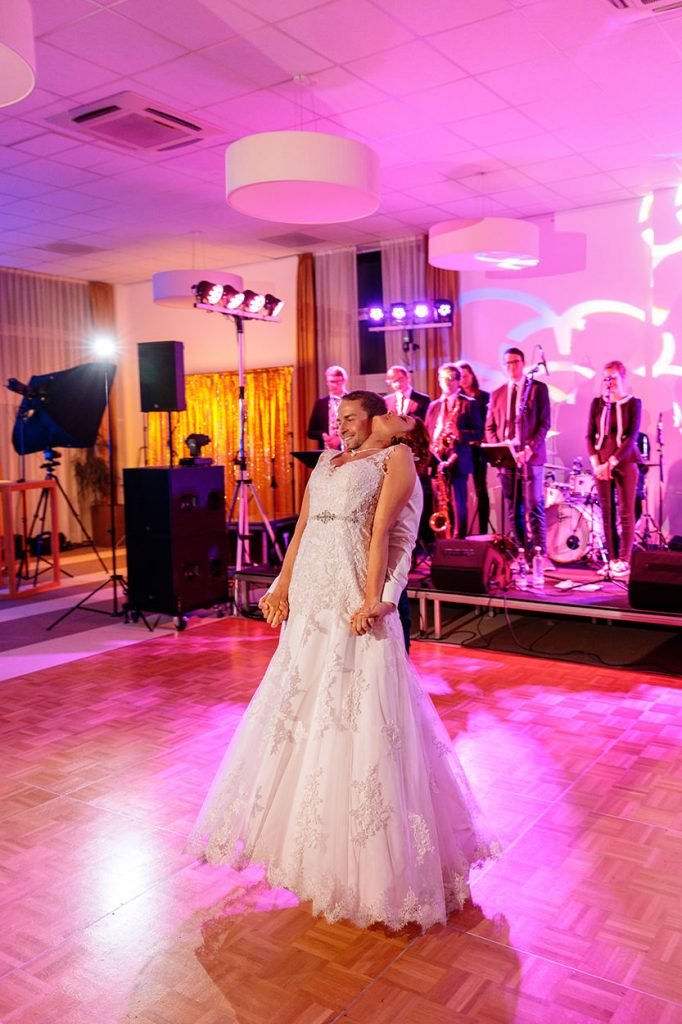 Auch eine Hebung gibt es bei dem Hochzeitstanz