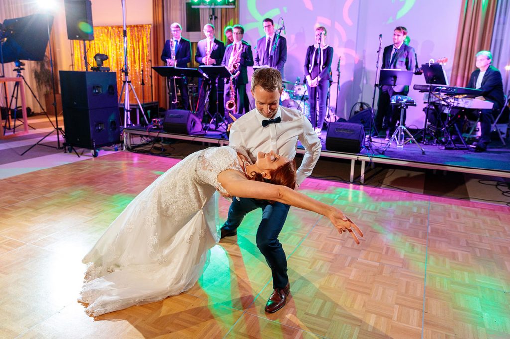 Der tolle Hochzeitstanz des Brautpaares