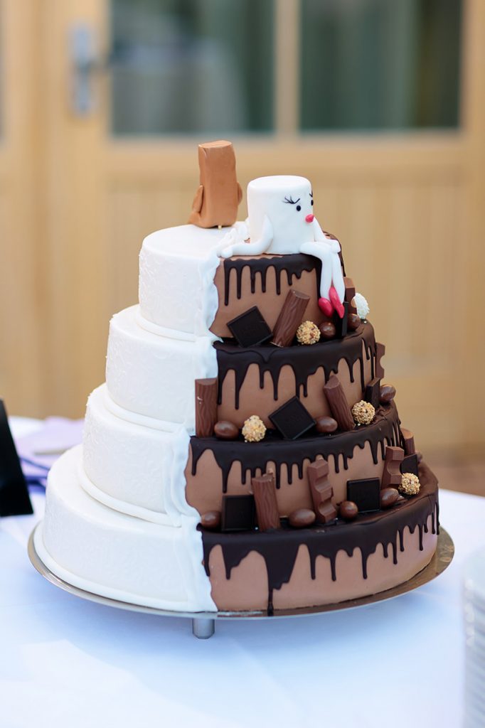 Eine charmant witzige Hochzeitstorte 