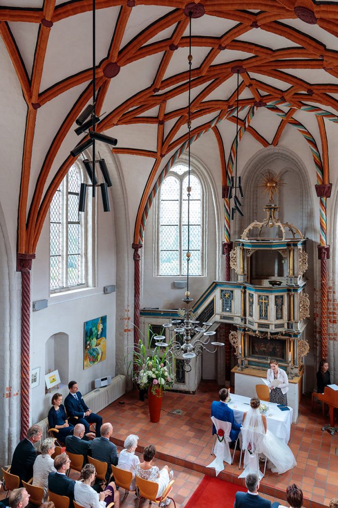 Blick in die Siechenhauskapelle Neuruppin während der Trauung