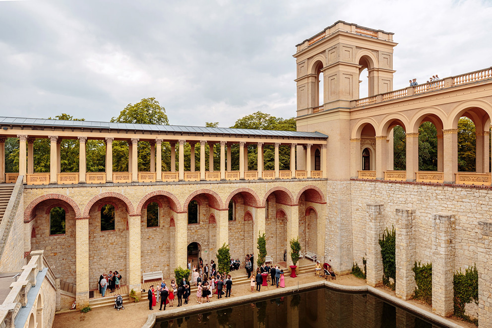 Foto einer Hochzeitsfeier im Belvedere Potsdam Empfang bei einer Hochzeitsfeier in Potsdam auf dem Pfingstberg Belvedere