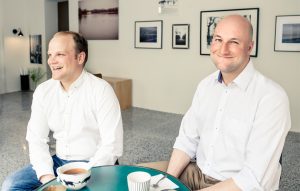 Hochzeitsfotograf Potsdam Michael Reinhardt und Christian Sommer fotografieren Trauung im Standesamt Rathaus Potsdam