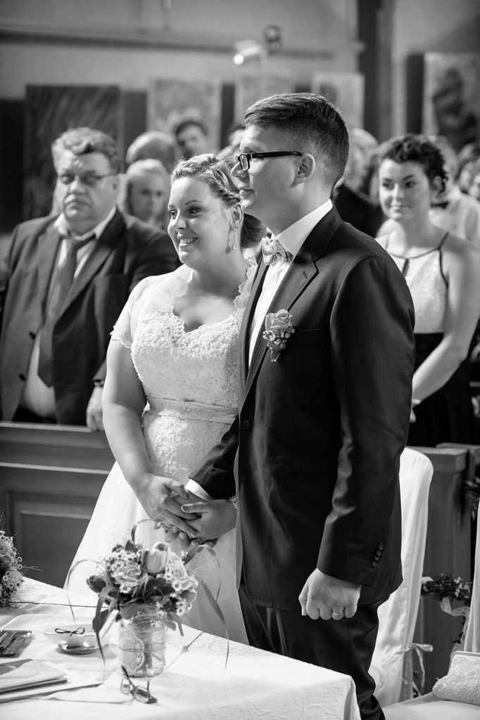 Momente während der Trauung in der Dorfkirche Petzow