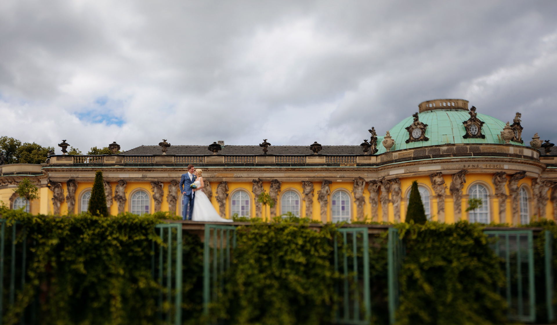 Hochzeitsfoto mit Brautpaar im Park Sanssouci Potsdam