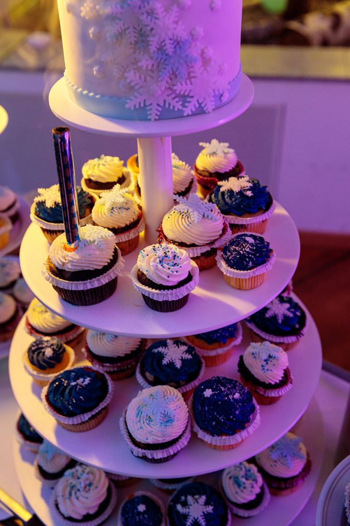 Cupcakes mit Schneeflocken Topping