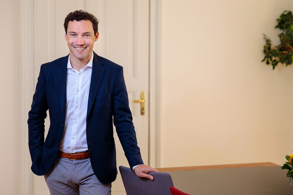 Businessfoto von einem Mann Businessfoto von einem Mann