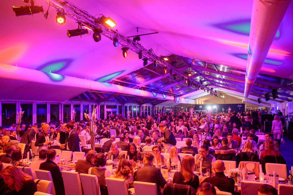 Blick ins Festzelt bei Snow Polo World Cup Kitzbühel Gala