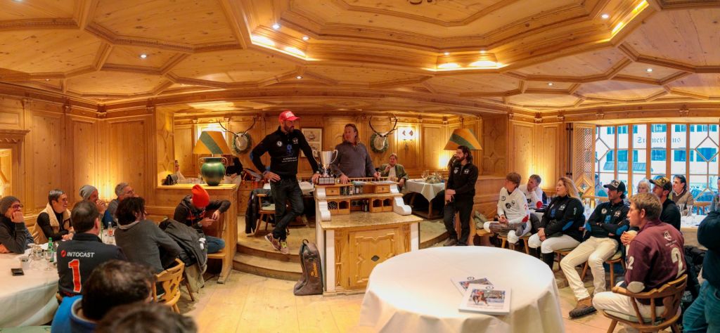 Teammeeting beim Bendura Bank Snow Polo World Cup Kitzbühel