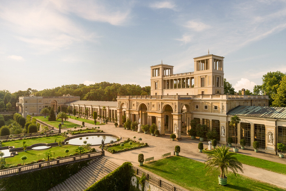 Drohnenaufnahme der "Italien in Potsdam" Werbekampagne von der Orangerie im Schlosspark Sanssouci