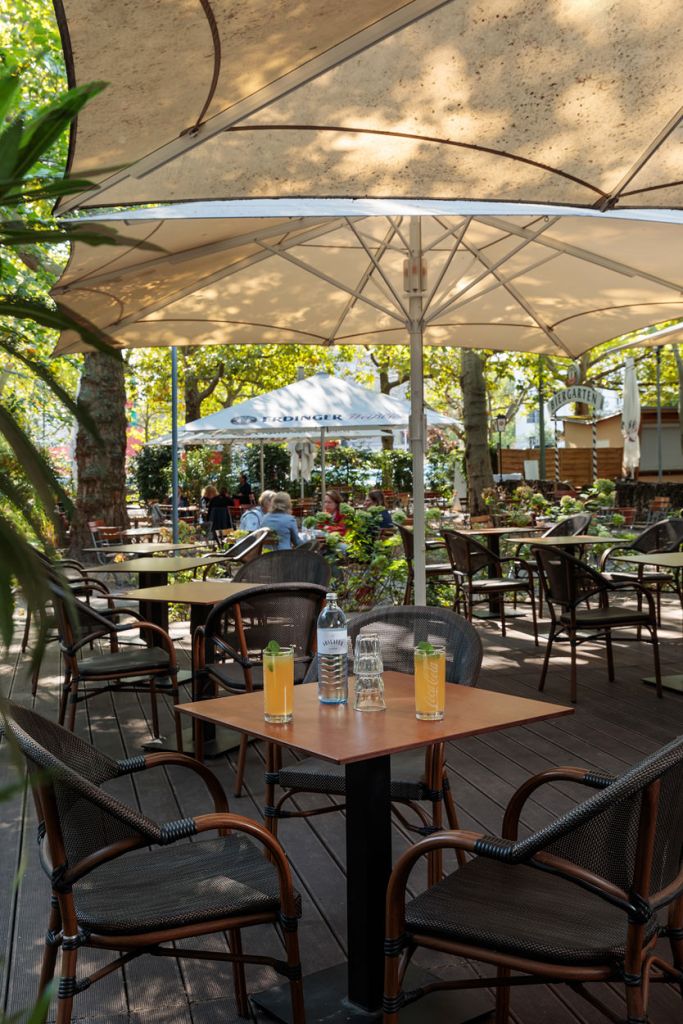 Aussenansicht vom Biergarten im Berliner Stadtteil Wilmersdorf