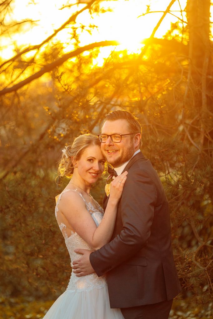 Fotos vom Brautpaar zur Goldenen Stunde