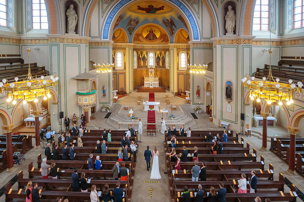 Trauung in der Kirche zur Corona Zeit