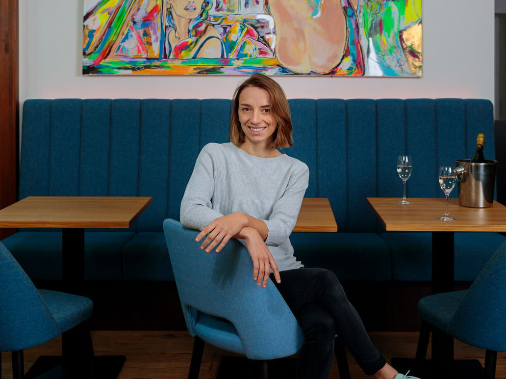 Die Socialmedia Managerin Vanessa Schümmelfeder erstellt Inhalte, betreut die Unternehmenskanäle unserer Kunden auf Facebook, Instagram, TikTok, pinterest und Youtube.