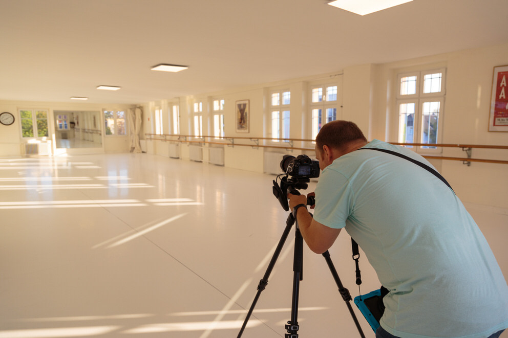Business photographer in Berlin captures dance studio of dance school