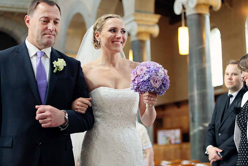 Einzug der Braut in der Friedenskirche mit ihrem Vater