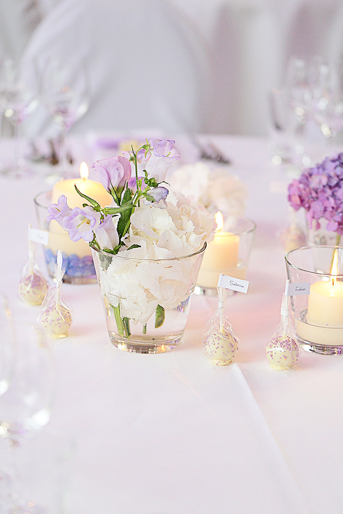 Details der Tischdekoration bei Hochzeit
