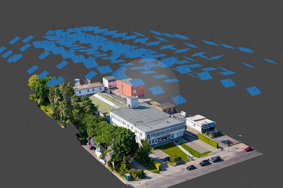 Photogrammetrie mit Drohne für ein 3D Modell als digitalen Zwilling Photogrammetrie mit Drohne für ein 3D Modell als digitalen Zwilling