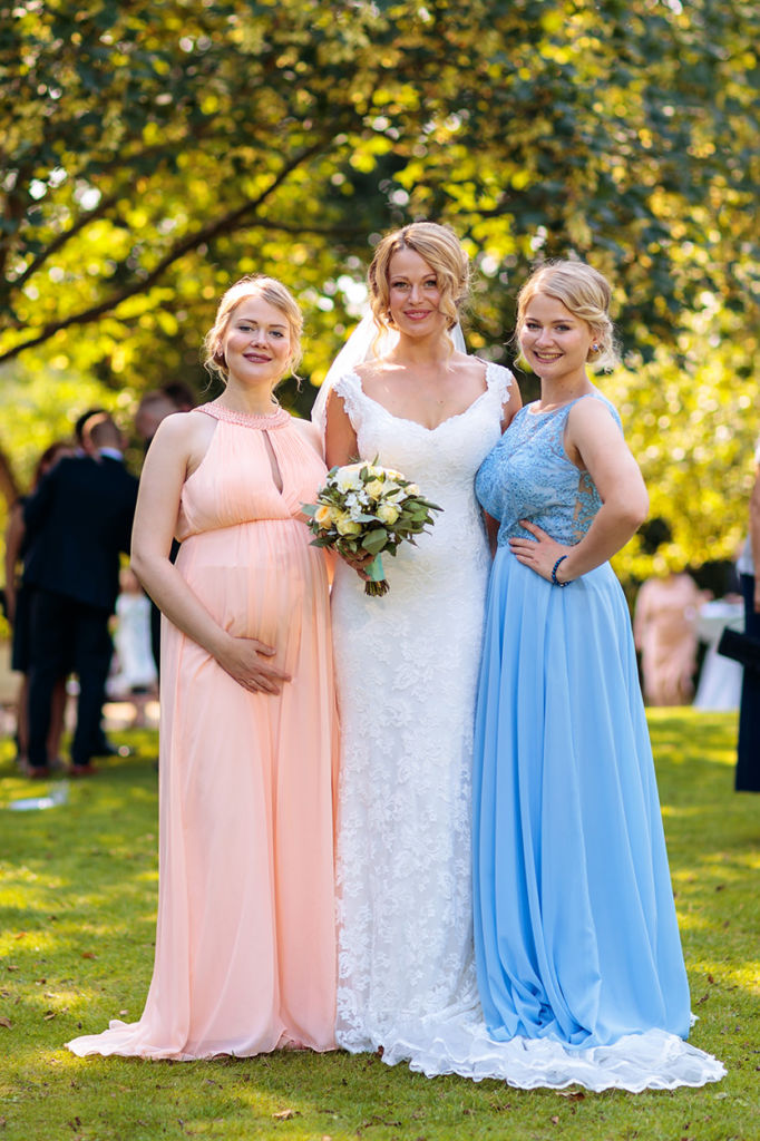 Pastelltöne bei der Kleiderwahl für eine Hochzeit Pastelltöne bei der Kleiderwahl für eine Hochzeit