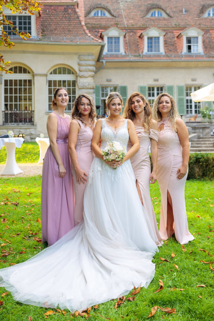Pastelltöne bei der Kleiderwahl für eine Hochzeit Pastelltöne bei der Kleiderwahl für eine Hochzeit
