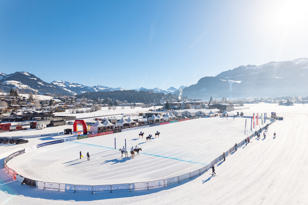 Luftaufnahme beim Polospiel Luftaufnahme beim Polospiel