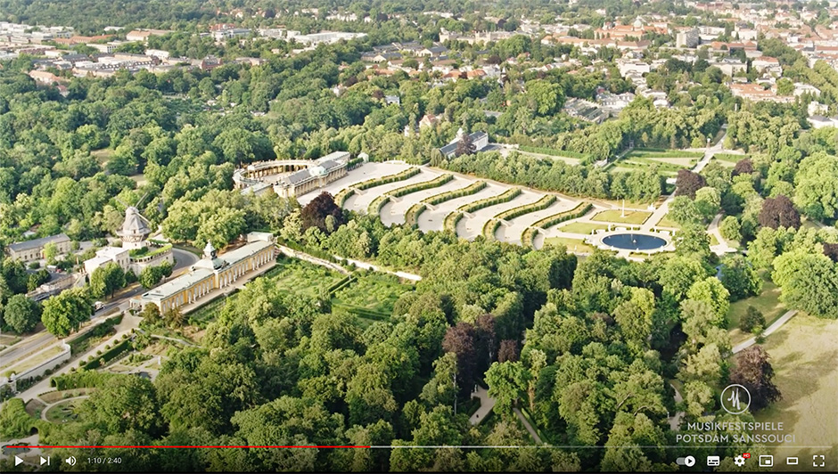 Drohnenflug im Park Sanssouci mit Genehmigung der Schlösserstiftung Drohnenflug im Park Sanssouci mit Genehmigung der Schlösserstiftung