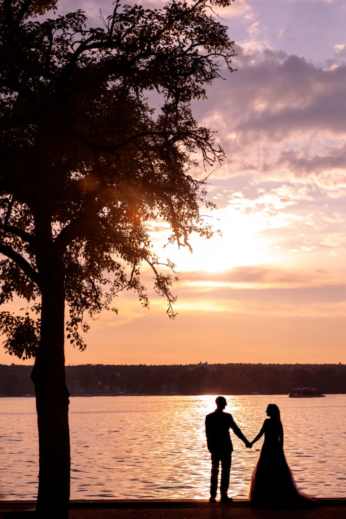 Hochzeitsfotos am Wannsee in Berlin zum Sonnenuntergang