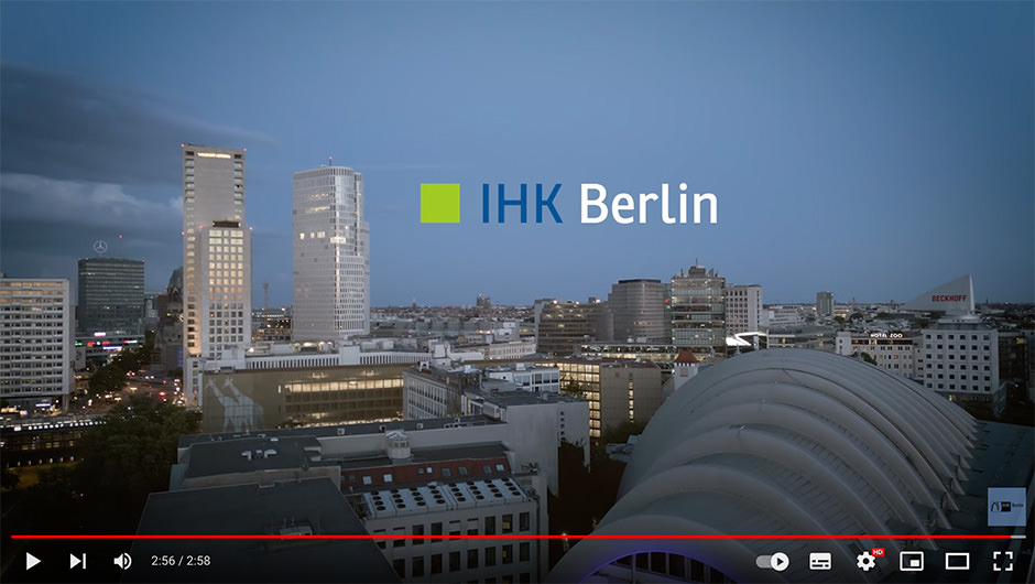 Luftaufnahme mit Drohne bei IHK Berlin Sommerfest 2023 Luftaufnahme mit Drohne bei IHK Berlin Sommerfest 2023