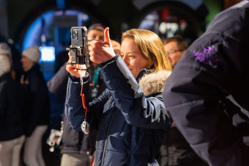Live Stream während einer Abendveranstaltung in Kitzbühel