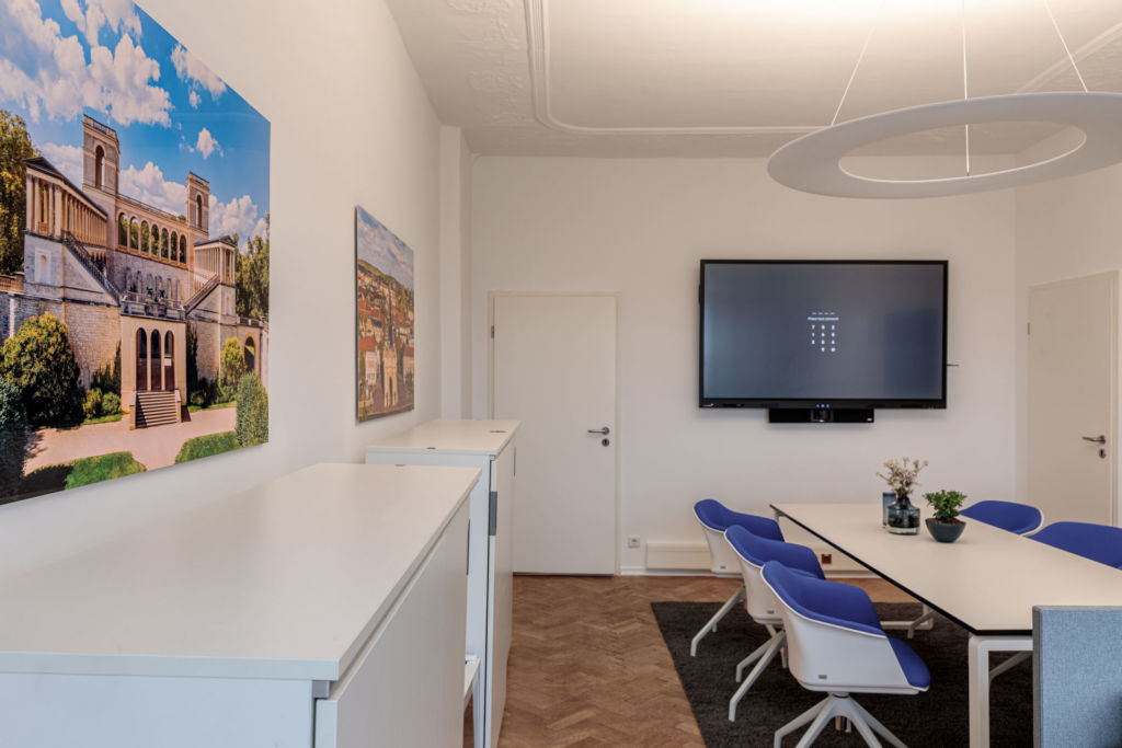 Zwei Wandbilder hinter Acryl mit Motiven aus Potsdam