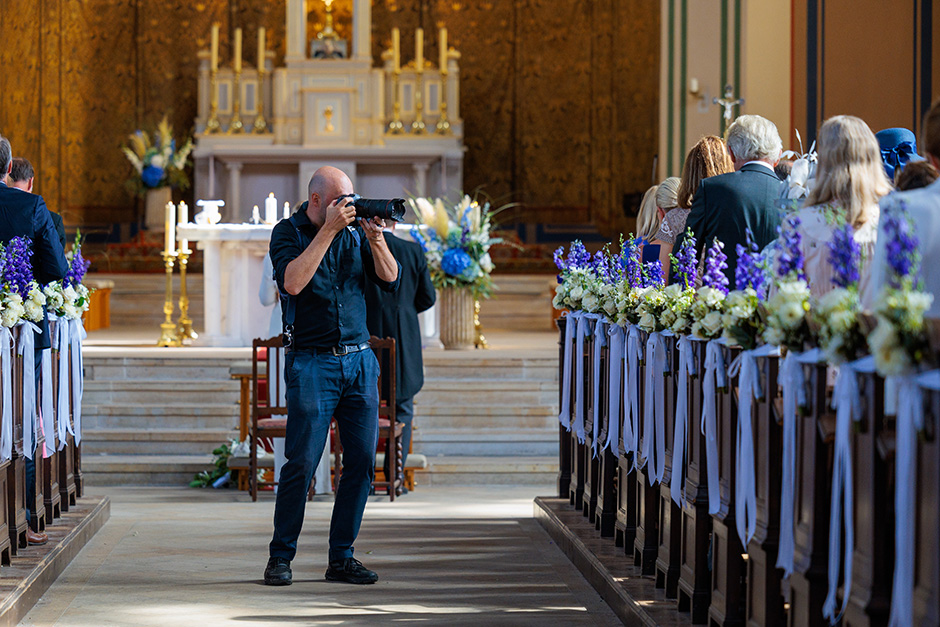 Hochzeitsfotograf Christian Sommer vor der Trauung in der St Peter und Paul Kirche Potsdam Bassinplatz Hochzeitsfotograf Christian Sommer vor der Trauung in der St Peter und Paul Kirche Potsdam Bassinplatz